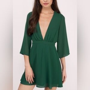 Tobi Emerald Green V-Neck Mini Dress elegant cocktail special event size medium